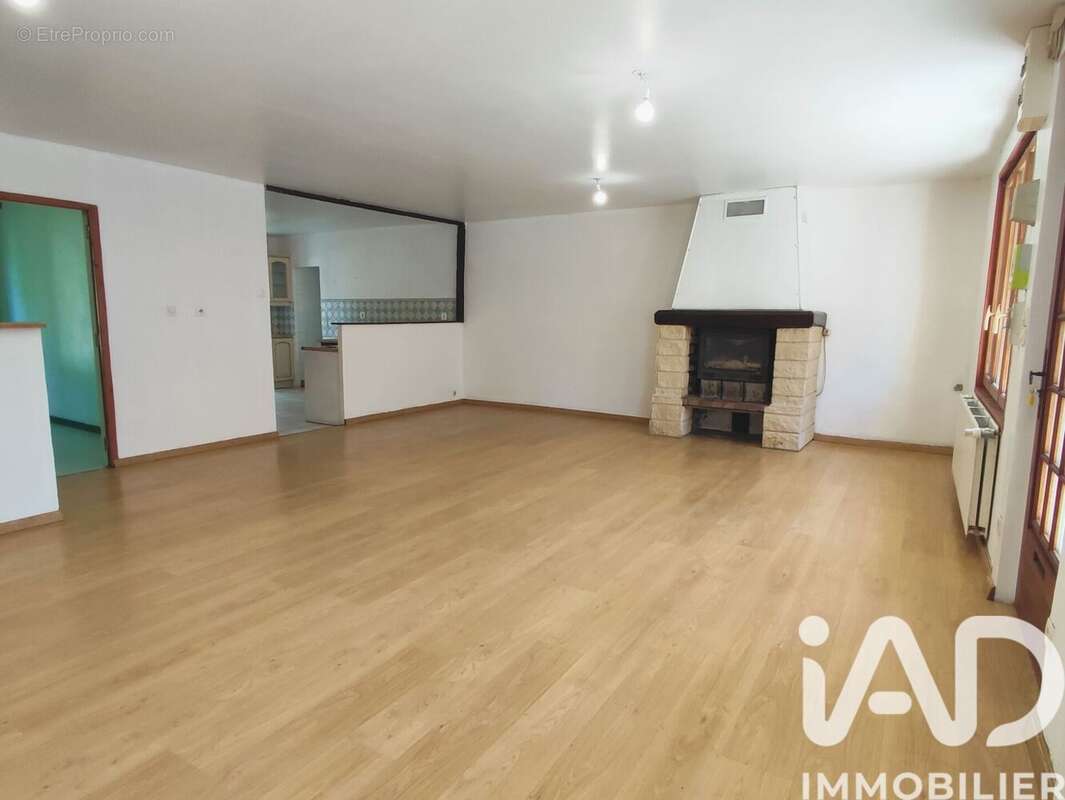 Photo 2 - Maison à SAVIGNE