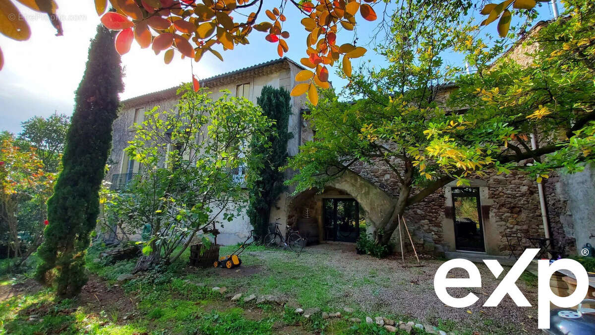 Maison à LA TOUR-SUR-ORB