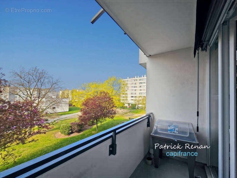 Appartement à LES CLAYES-SOUS-BOIS