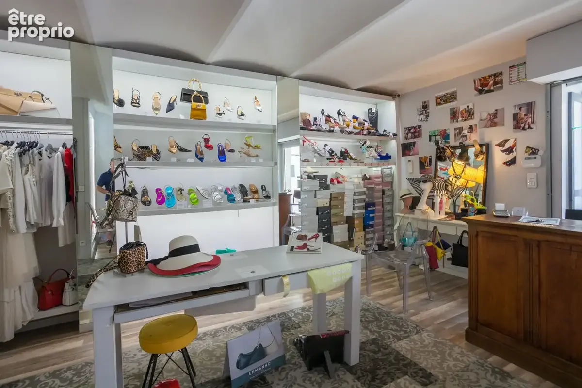 Commerce 55 m² à Cabrieres-D'avignon  - photo 4