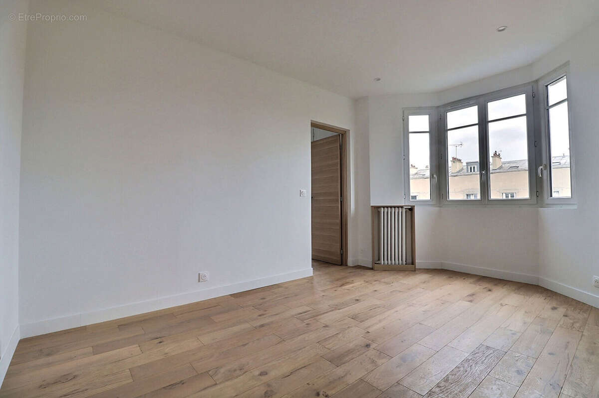 Appartement à LES LILAS