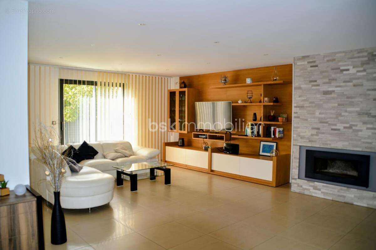 Maison à SAINTRY-SUR-SEINE