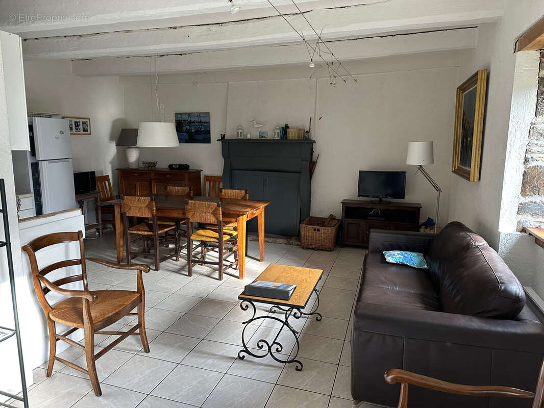 Maison à HENANBIHEN