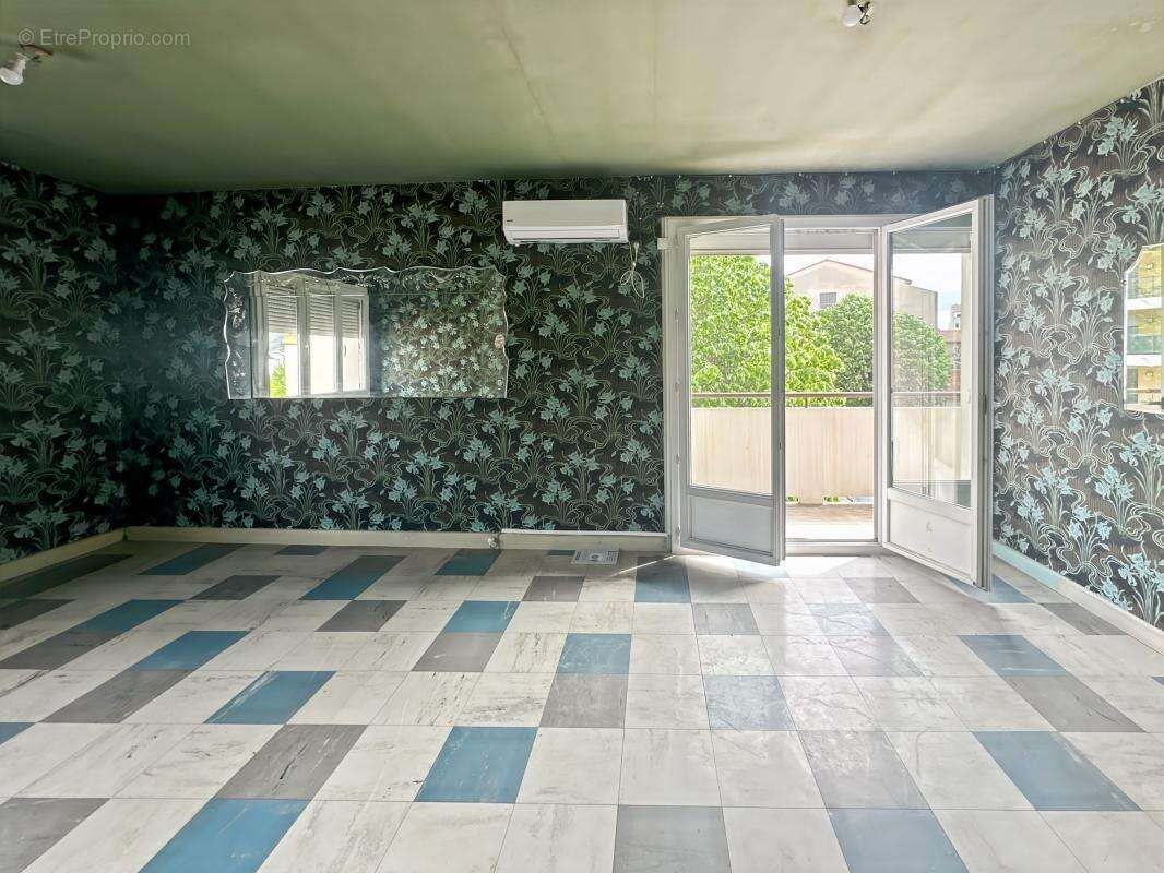 Valence - T5 de 68 m² - parking collectif et garage individuel - photo 2
