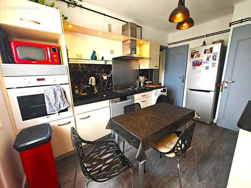 Toulon claret exclusivite azur immobilier. bel appartement t3 63m2 rénové, lumineux avec balcon, calme et proche commodités - photo 5
