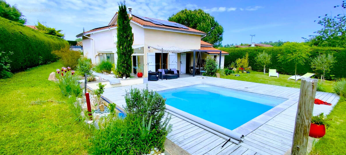 Maison à ORLIENAS