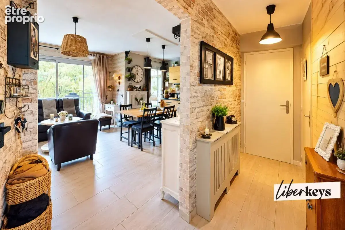 Tremblay-en-France - F2 48,89 m² - Entièrement rénové, dernier étage, balcon et vue dégagée - photo 8
