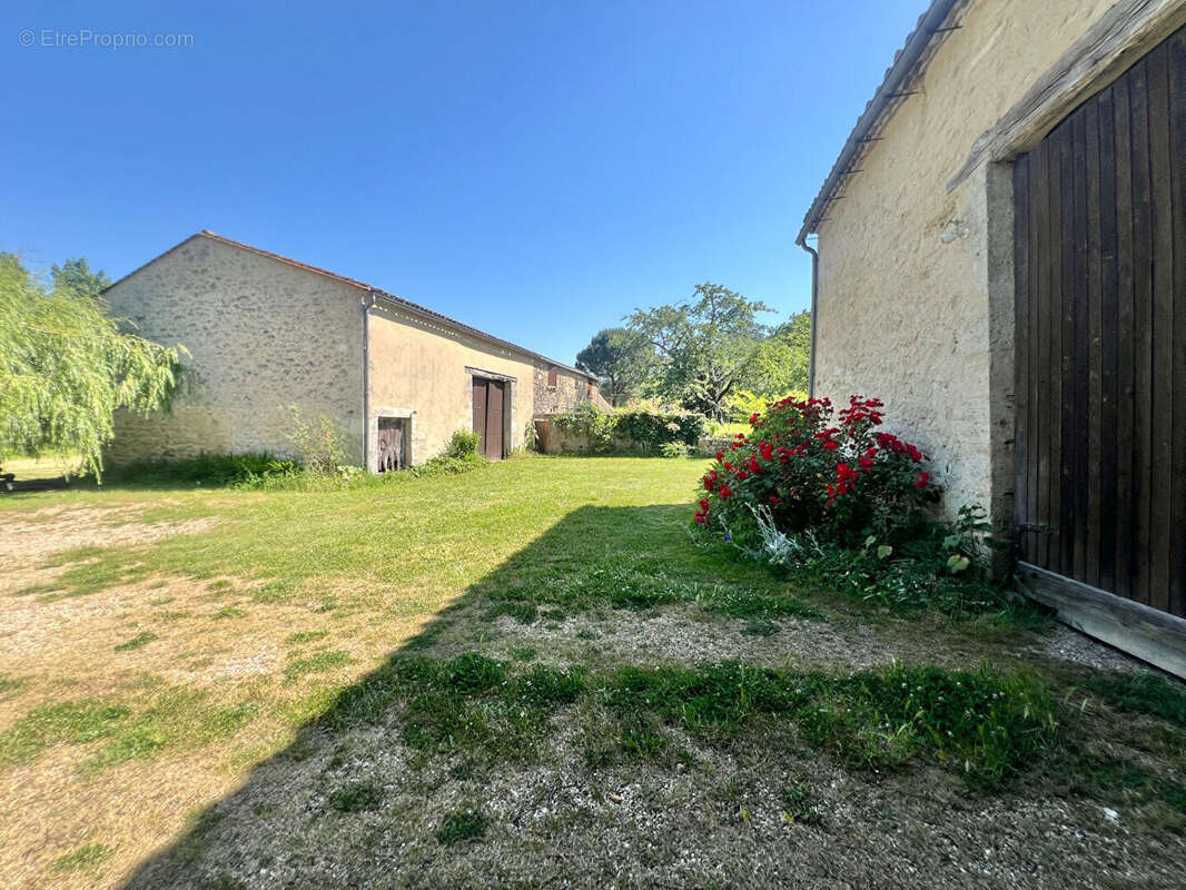 Maison à VILLEFRANCHE-DE-LONCHAT