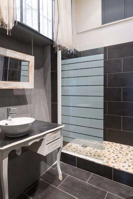Appartement à MARSEILLE-1E