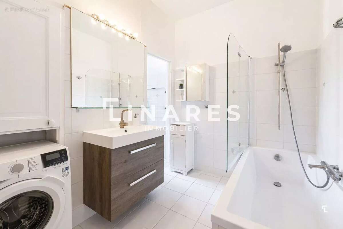 Appartement à MARSEILLE-5E