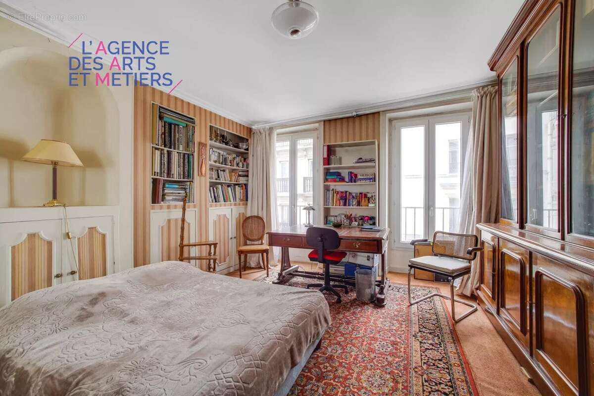 Appartement à PARIS-10E