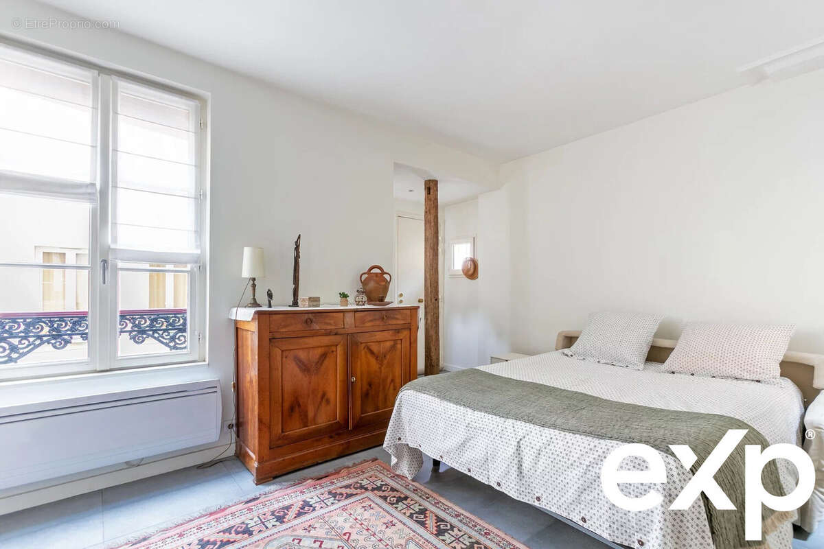 Appartement à PARIS-2E