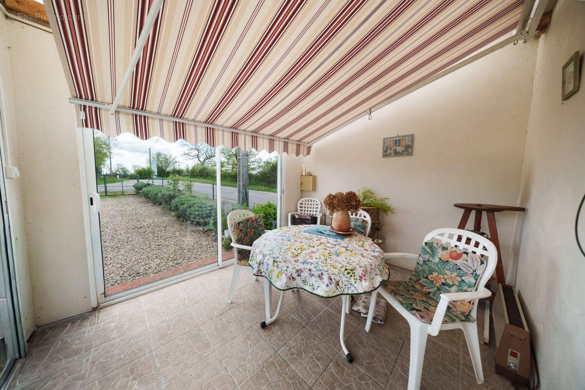 Maison 4 pièces 160 m² à vendre à Tronget (03240) - photo 2