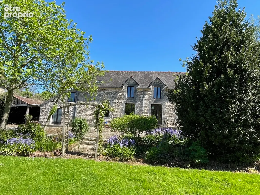 Maison à SAINT-VRAN