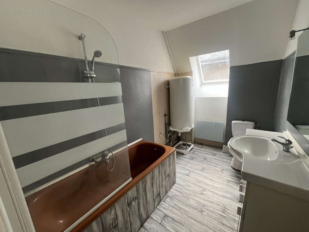 Appartement à NOYEN-SUR-SARTHE