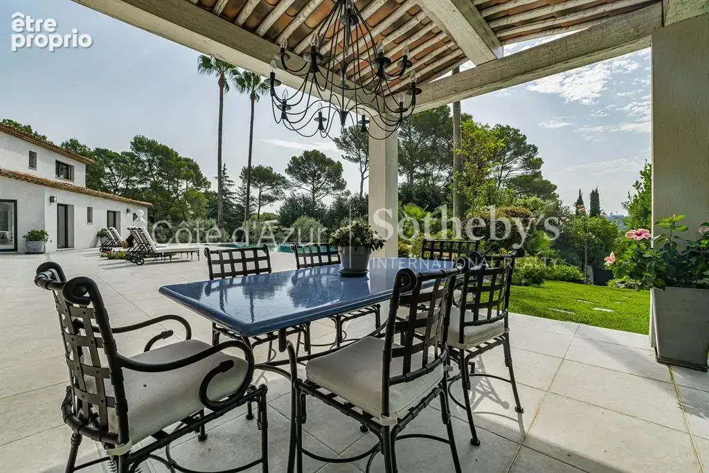 Mougins Les Parcs de Mougins, villa contemporaine rénovée sur un vaste terrain paysager - photo 4
