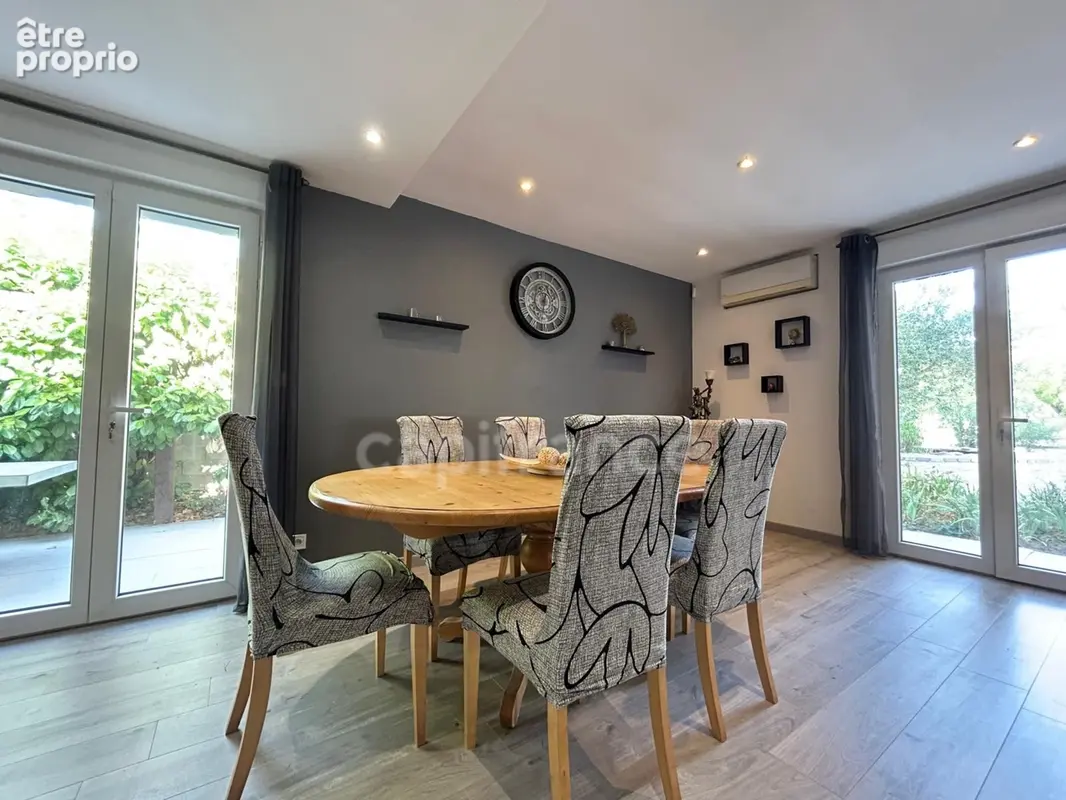Maison de plain-pied 5 pièces de 204 m² avec piscine sur plus de 2 000 m² de terrain COURNONTERRAL (34) - photo 11