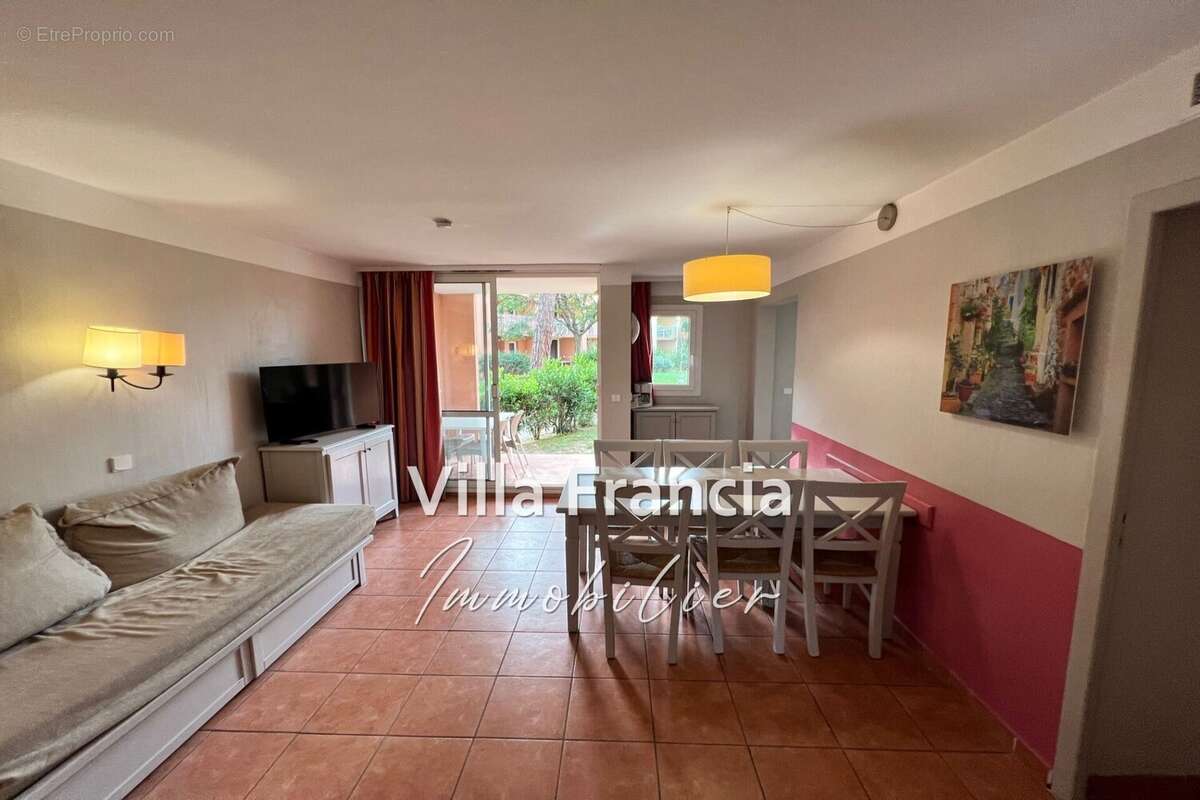 Appartement à MANDELIEU-LA-NAPOULE