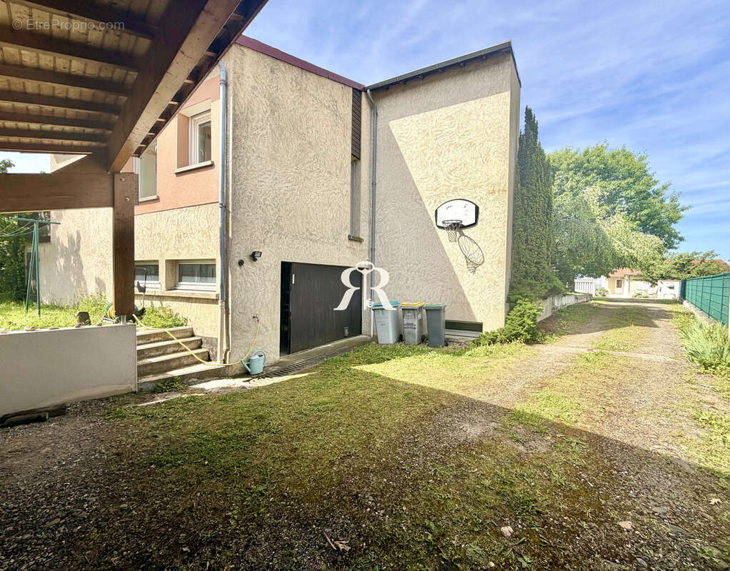 Maison d'architecte avec piscine et beaux volumes - photo 24