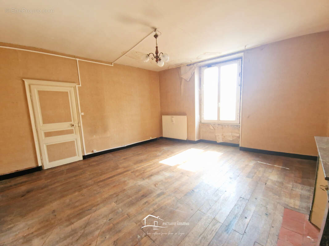 Appartement à LUSIGNAN