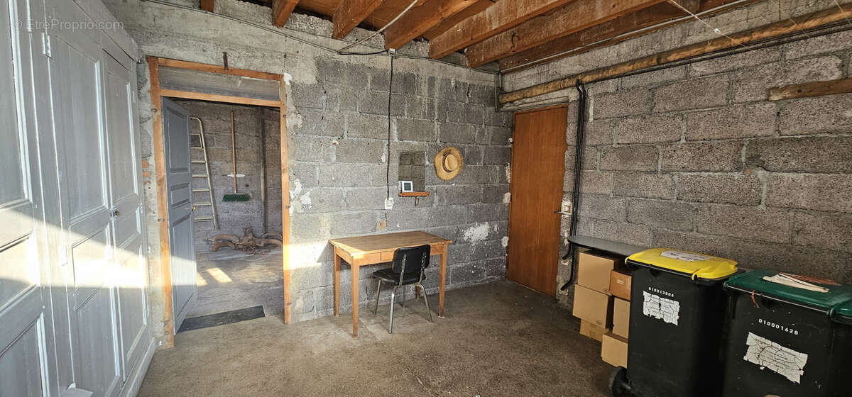 Maison à YSSAC-LA-TOURETTE