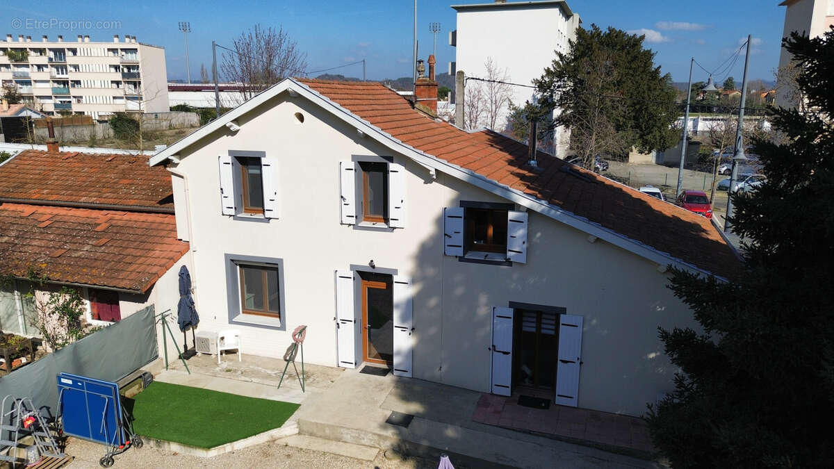 Maison à ROMANS-SUR-ISERE