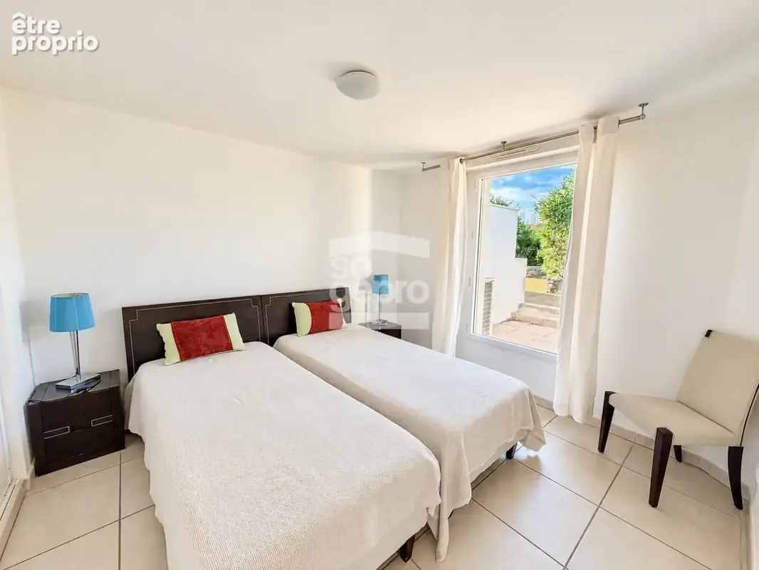 Réf : 2366 - Vente Jolie Marina 4 Pièces avec ponton, garage et vue sur le Port du Cap d'Agde ! - photo 8