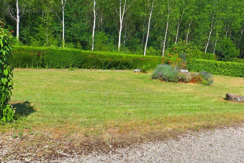 Maison à SAINT-BARTHELEMY-DE-VALS