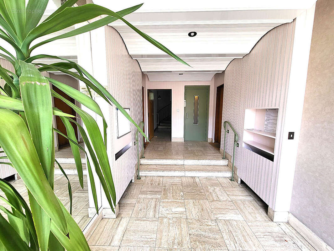 Appartement Deuil La Barre 3 pièce(s) 72 m2 - photo 2
