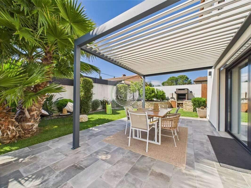 Maison à PUGET-SUR-ARGENS