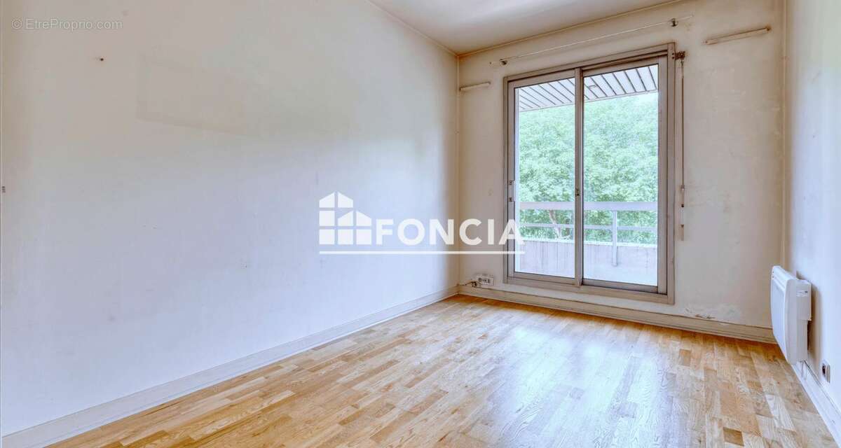 Boulogne Nord – Villa Alexandrine. Dans un environnement recherché, à proximité des commerces, du métro, du bois de Boulogne et  - photo 4