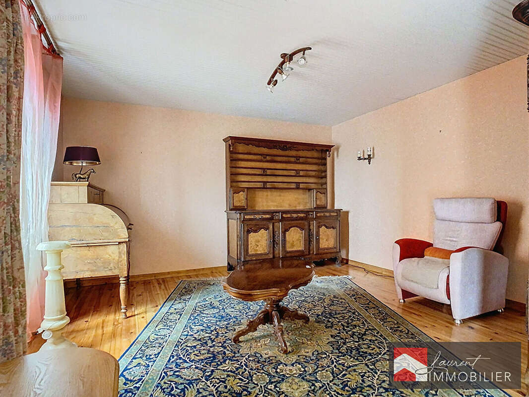 Maison à PONT-DE-VAUX