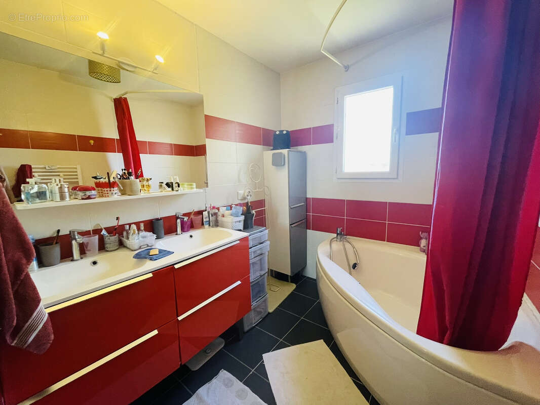 Maison à NEUVILLE-DE-POITOU