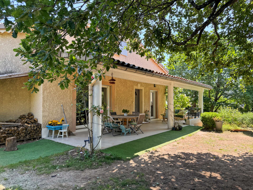 Maison à AILHON