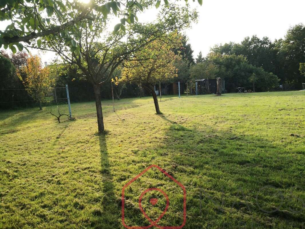 Terrain à FONTENAY-SUR-LOING