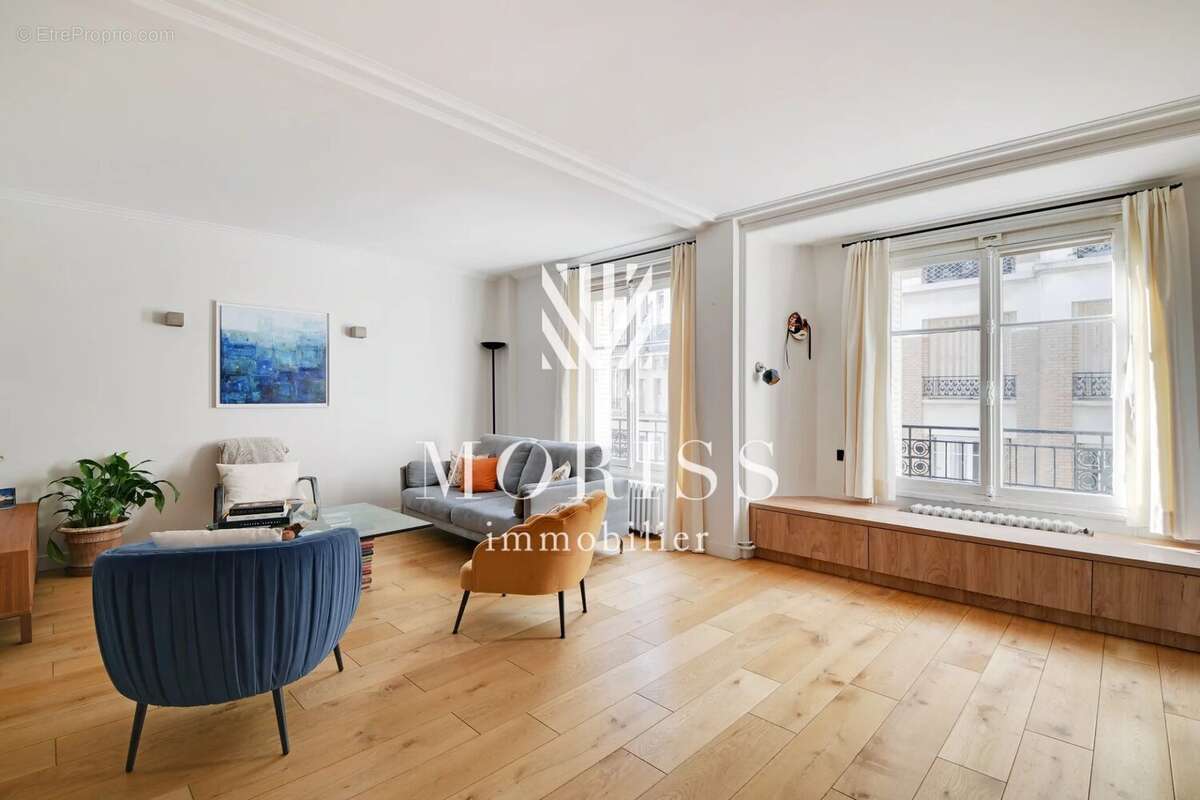 Appartement à PARIS-15E