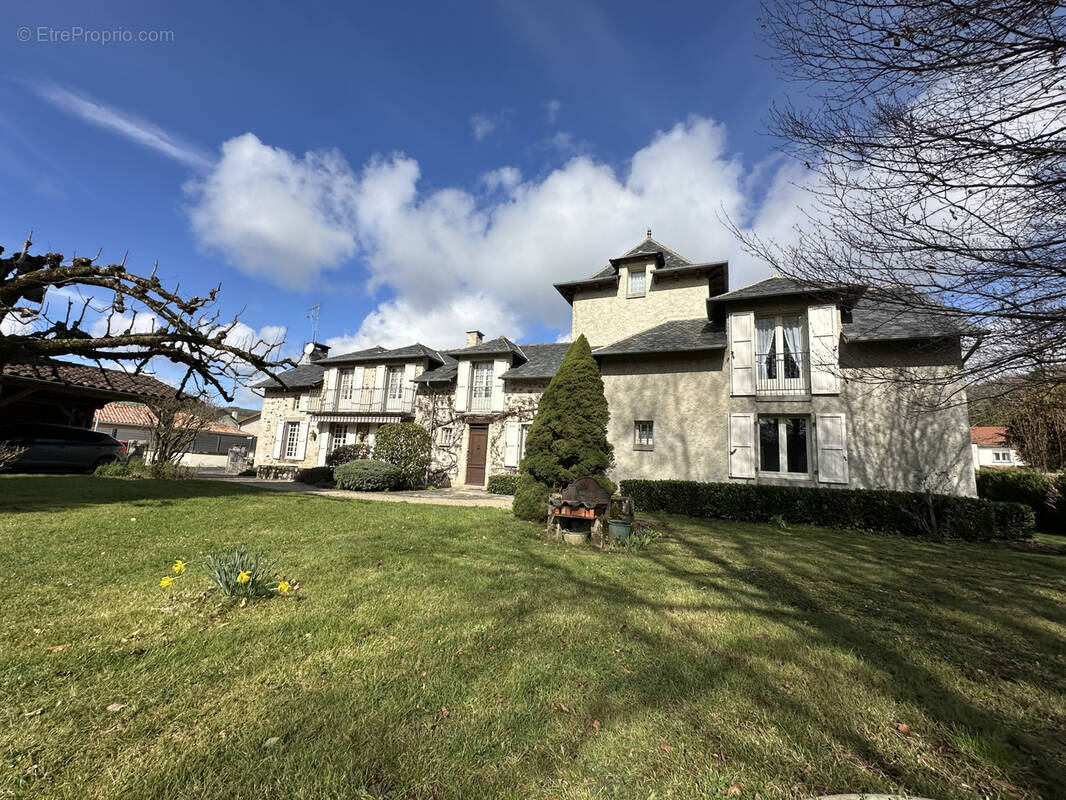 Maison à ARPAJON-SUR-CERE