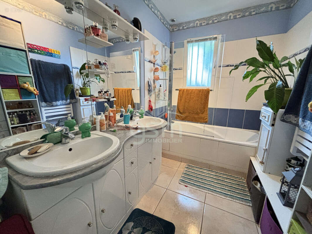 Maison à NOYANT-DE-TOURAINE