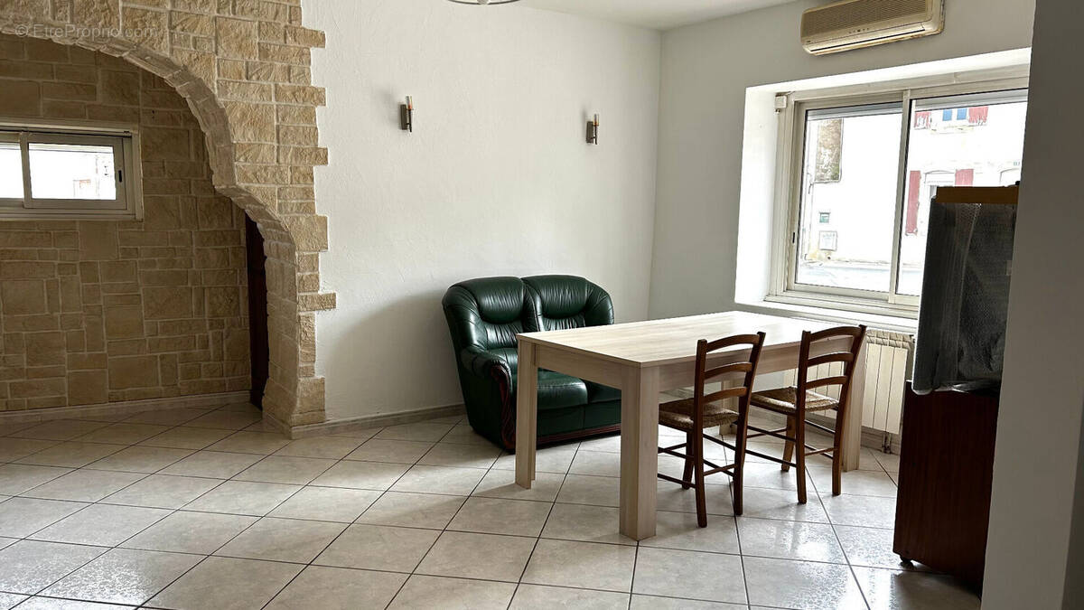 Maison à VILLEMOUSTAUSSOU