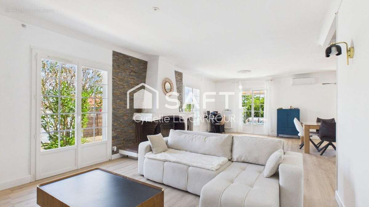 Maison 149 m² à Saint-Xandre  - photo 2