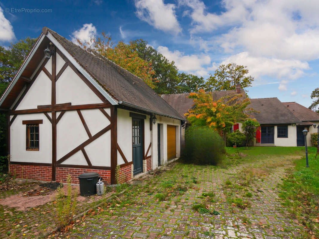 Maison à SYLVAINS-LES-MOULINS