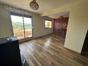 Appartement à SAINT-PRIEST-EN-JAREZ