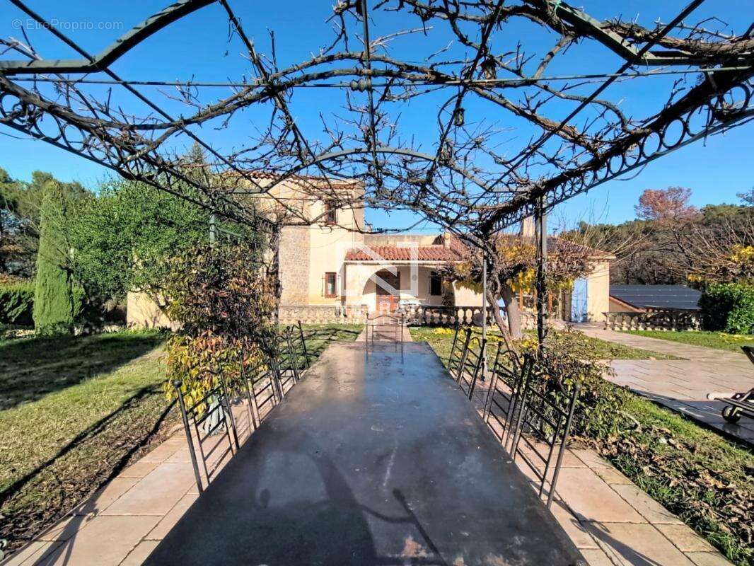 A tourrettes - propriete - proche golf de terre blanches - piscine - tennis - appartement independant - photo 7