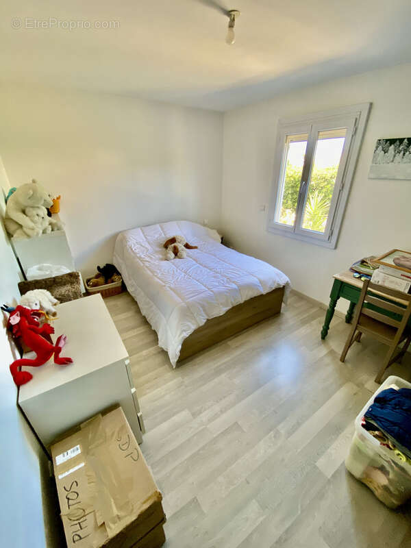 Chambre  - Maison à BOUILLARGUES