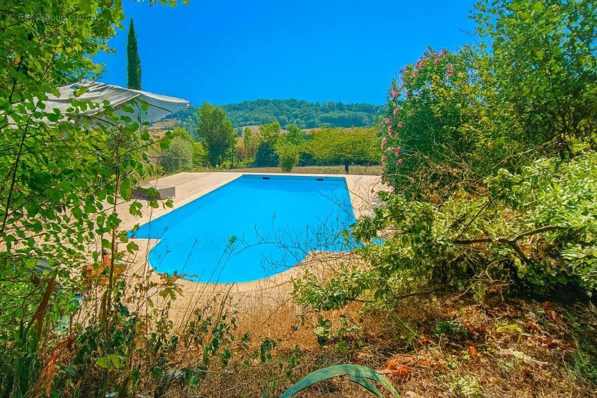 Maison à CENAC-ET-SAINT-JULIEN