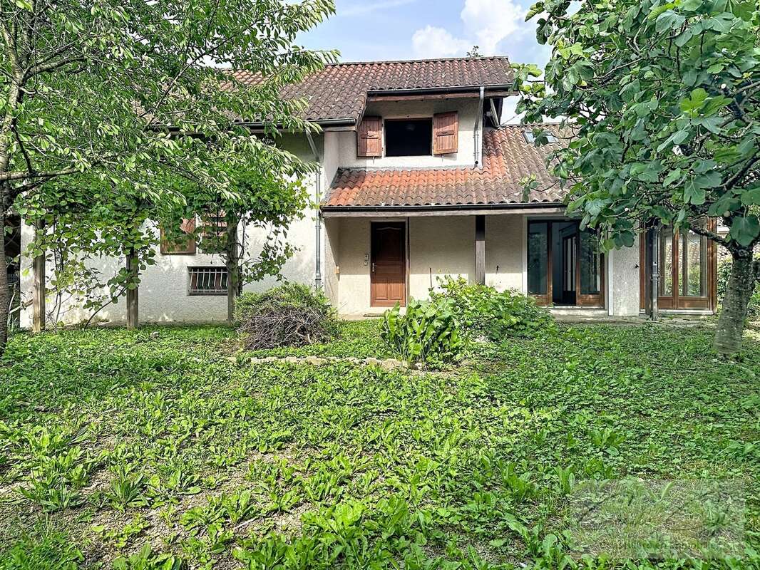 LA TRONCHE, Proche Hôpital, Maison familiale avec 5 chambres - photo 4