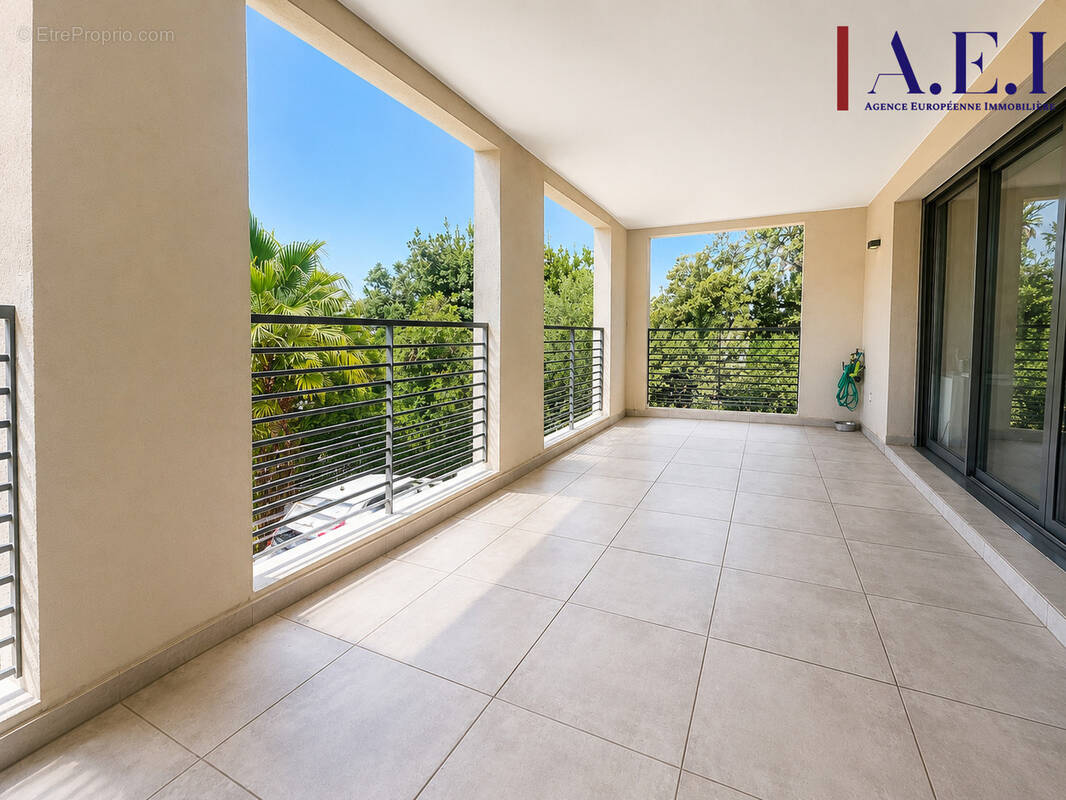 Appartement à SANARY-SUR-MER