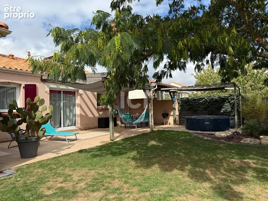 Photo Maison à Saint-Viaud au prix de 313 500€
