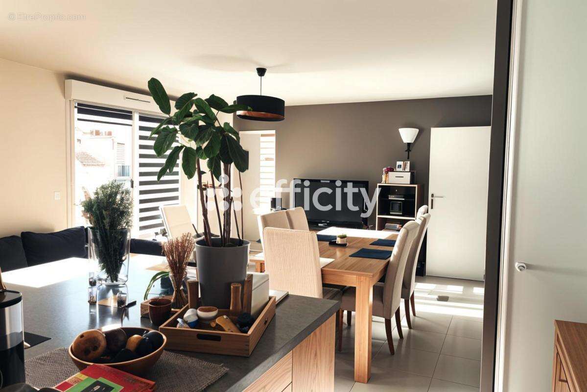 Appartement à IVRY-SUR-SEINE