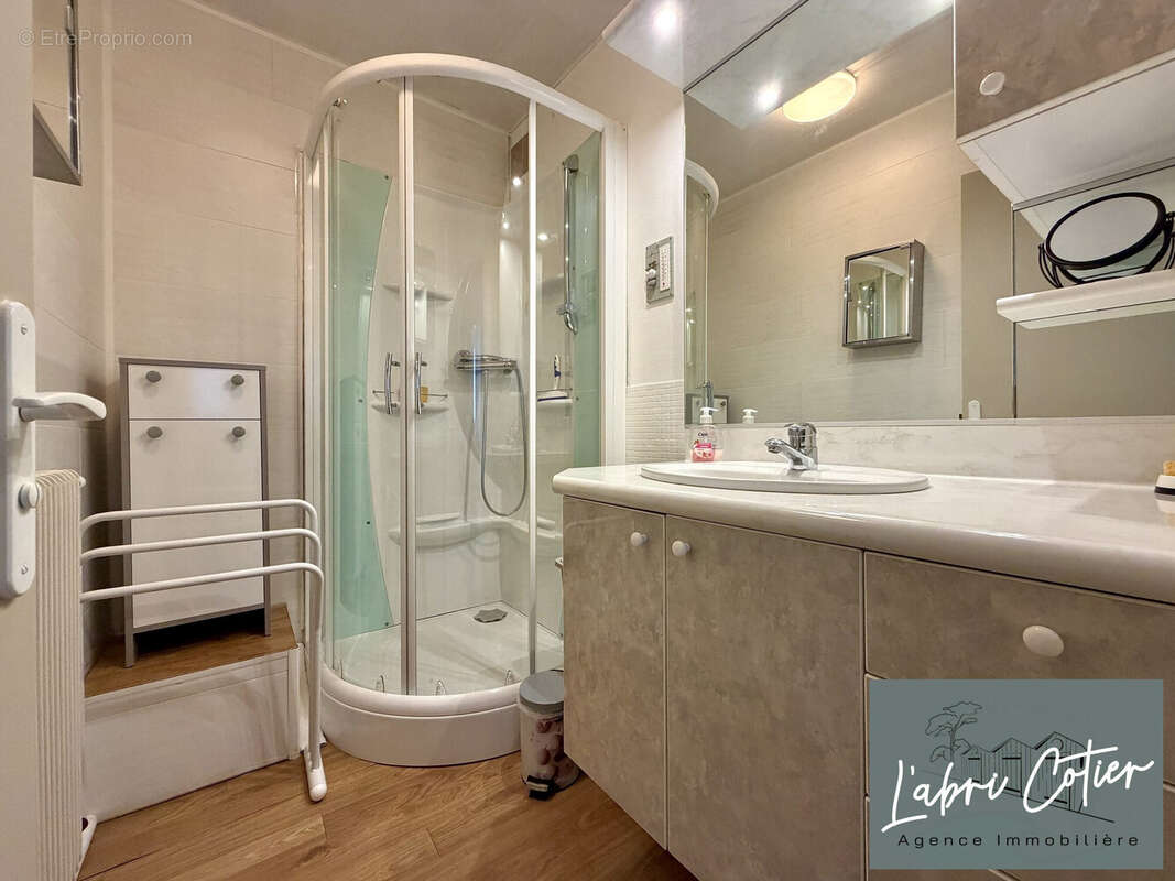 Salle d'eau - Appartement à SAINT-JEAN-DE-MONTS